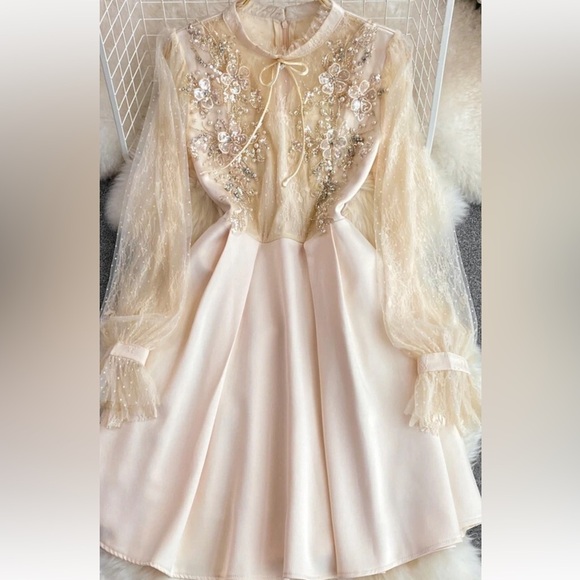 Vintage Elegant Cream Floral Embellished Prom Dress - Picture 3 of 11